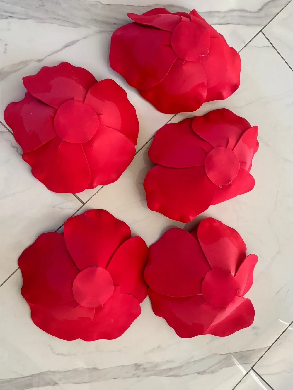 Red Decorative Wall Flower Set - Elegant foam  Floral Accents 5 pcs